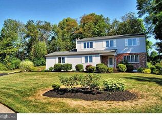 5 Pinetree Pl, Fort Washington, PA 19034