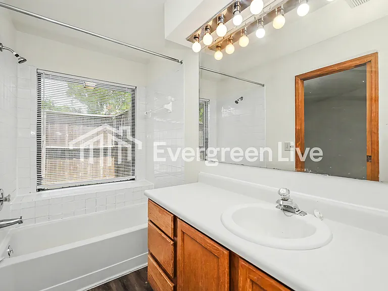 6877 Charlesgate Rd — Photo 10