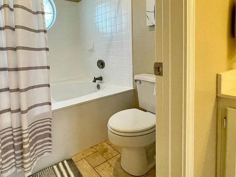 1147 E Amberwood Dr — Photo 36