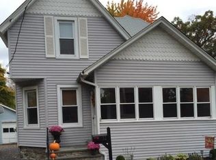 32 Old Middletown Rd, Pearl River, NY 10965