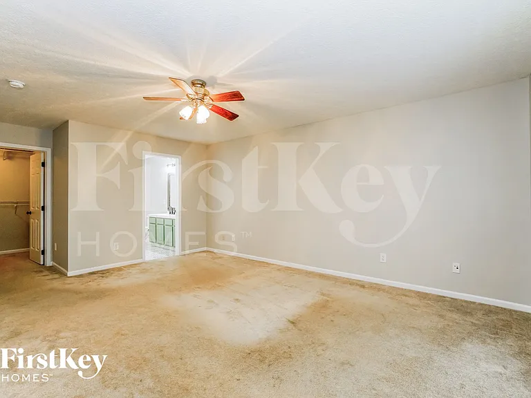 7821 Edgewater Ct — Photo 10