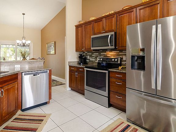 5th image of 170 Joy Haven Dr