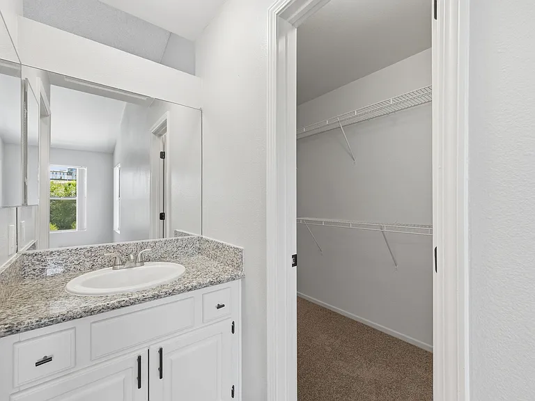 Benchmark Apartments — Photo 34