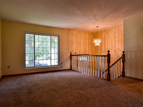 3rd image of 504 Kirby Ct