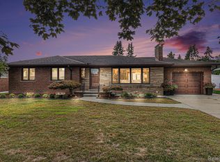 15701 Crescent Ave, Allen Park, MI 48101