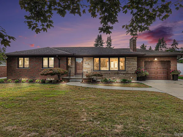 15701 Crescent Ave, Allen Park, MI 48101