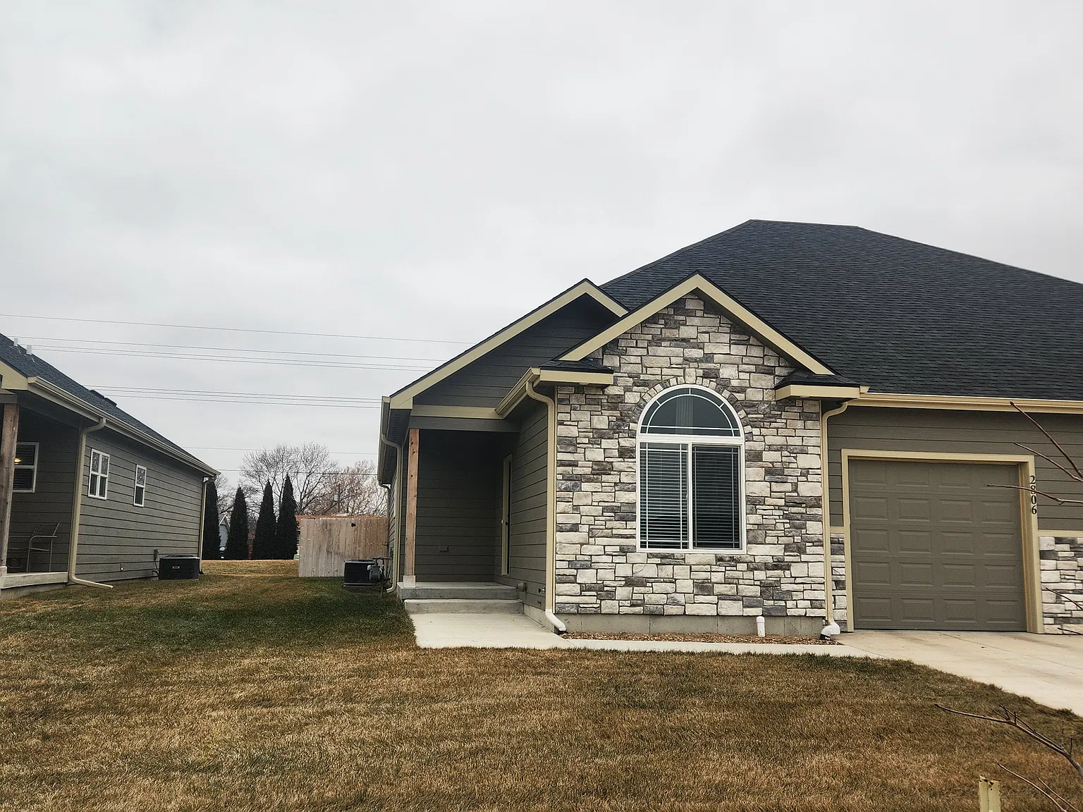 2806 Crystal Lake Dr — Photo 1