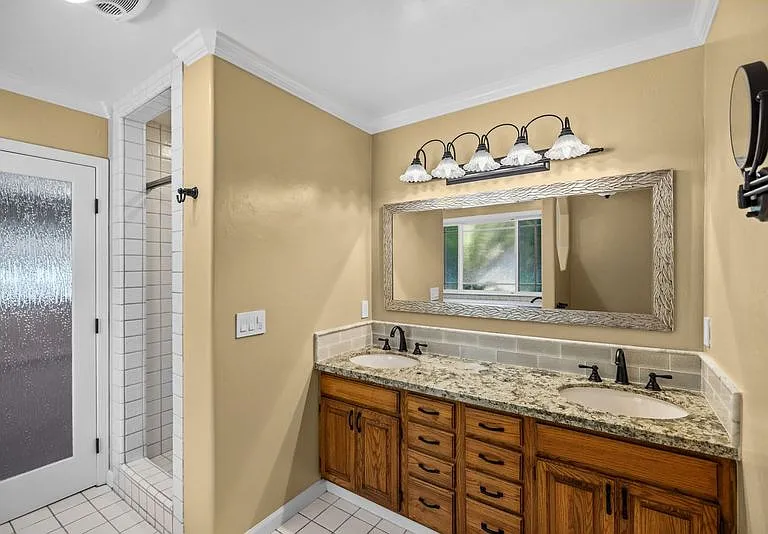 8 Shepherds Pl — Photo 24