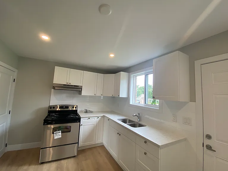 1 Court Ln — Photo 6