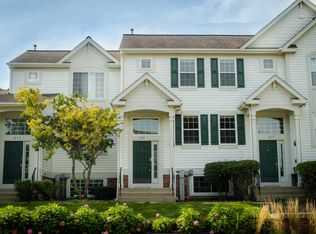 815 Essex Cir, Grayslake, IL 60030