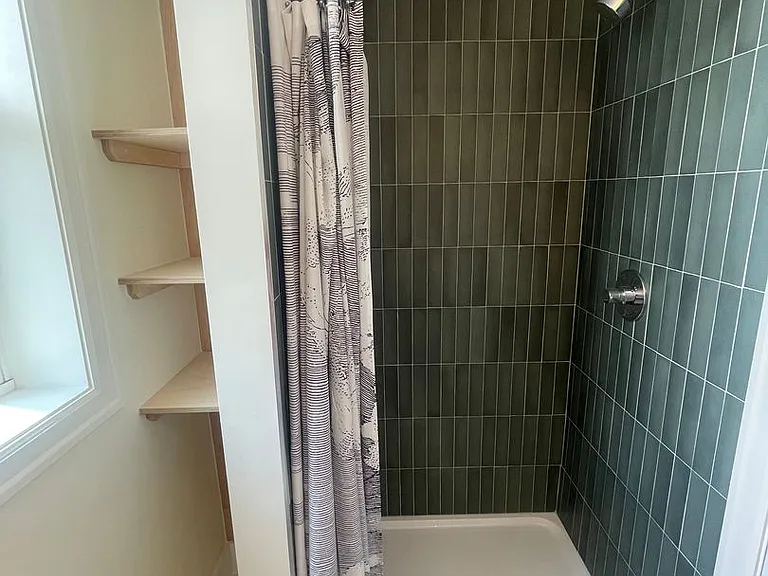 Sterling Apartments — Photo 20