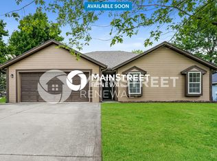 820 SW Meadowood Dr, Grain Valley, MO 64029