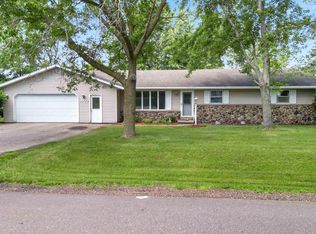 1400 N Wood Ave, Marshfield, WI 54449