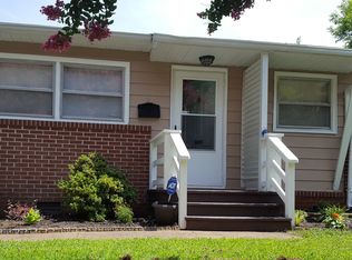 22 Winston Ave, Newport News, VA 23601