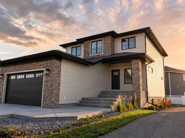 726 E Sixmile End S, Lethbridge, AB T1K 8G4