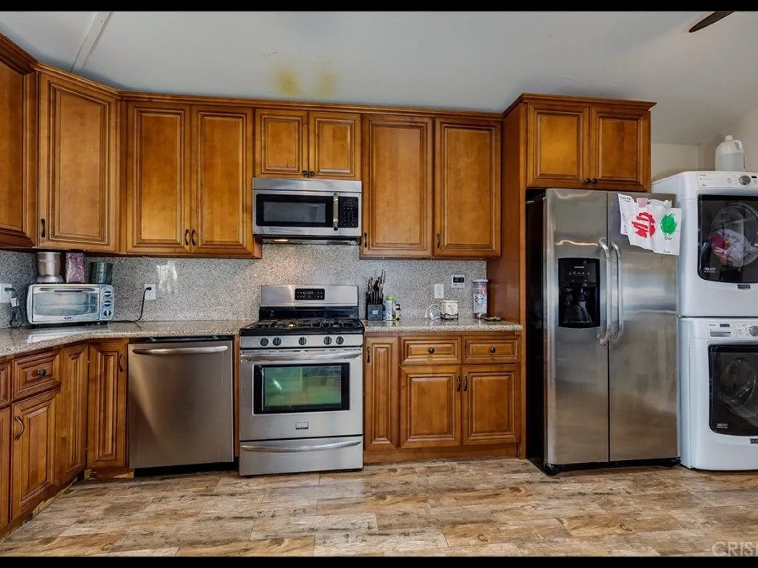 16629 Victory Blvd — Photo 1