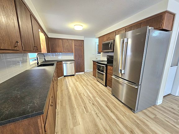 4th image of 520 29th Ave NE #A