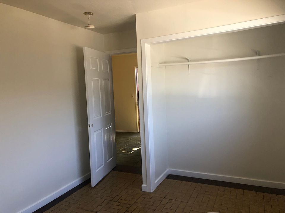 1st image of 11718 Blythe St #2