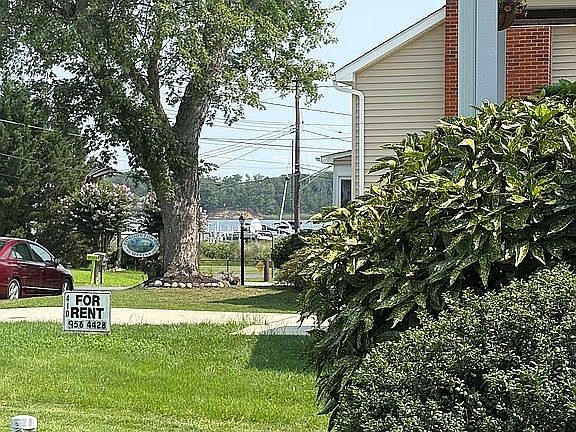 2nd image of 821 Shore Dr