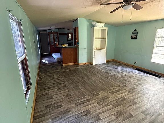 3rd image of 892 Hanks St
