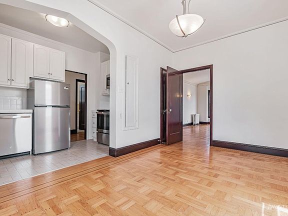 4th image of 159 19th Ave #10-D