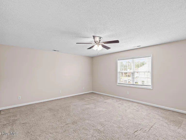 303 Mann St — Photo 34