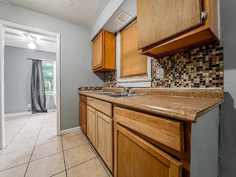 2533 Greenvale Rd — Photo 18