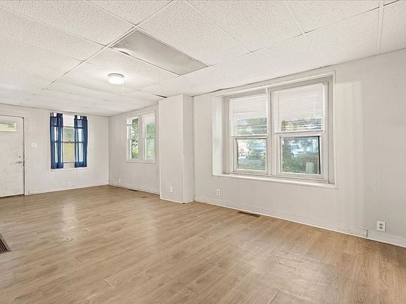 5th image of 3115 Chelsea Ave