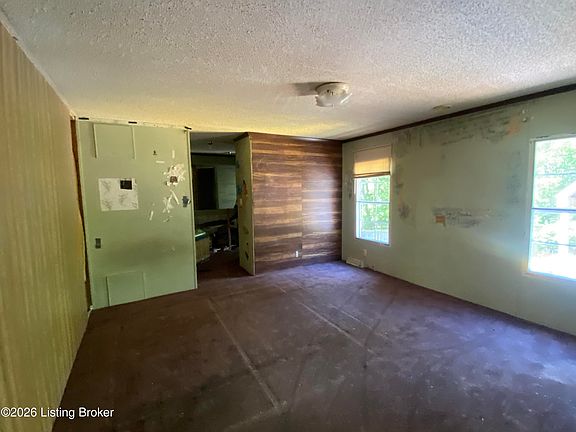 4th image of 130 Cozy Acres Dr