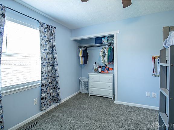 4th image of 375 Woodsdale Dr