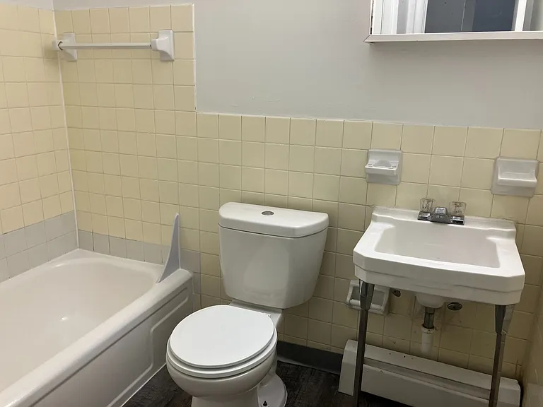 Valley York Apartments — Photo 27