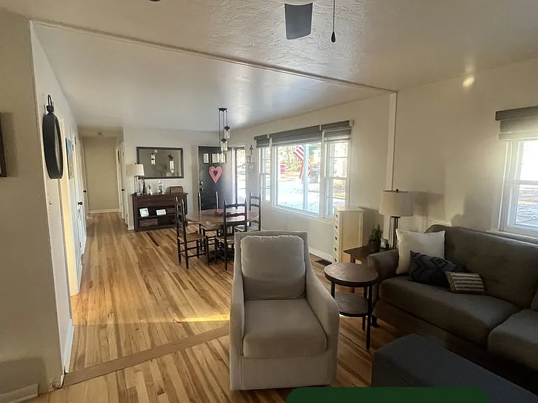 1233 E La Salle St — Photo 4
