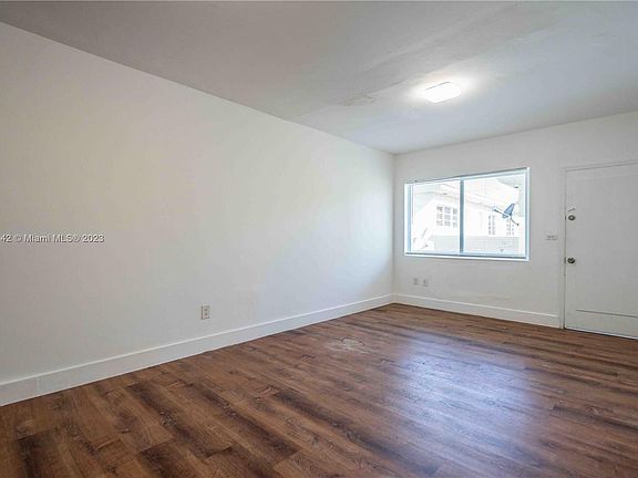 5th image of 8329 Byron Ave APT 10