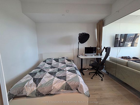 5th image of 33 Helendale Ave #2602