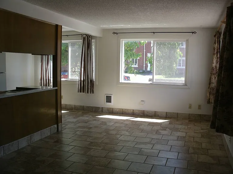 202 NW 13th St #2 — Photo 2