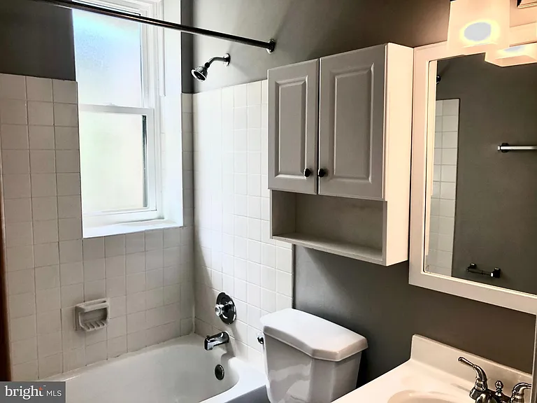 2001 16th St NW #204 — Photo 17