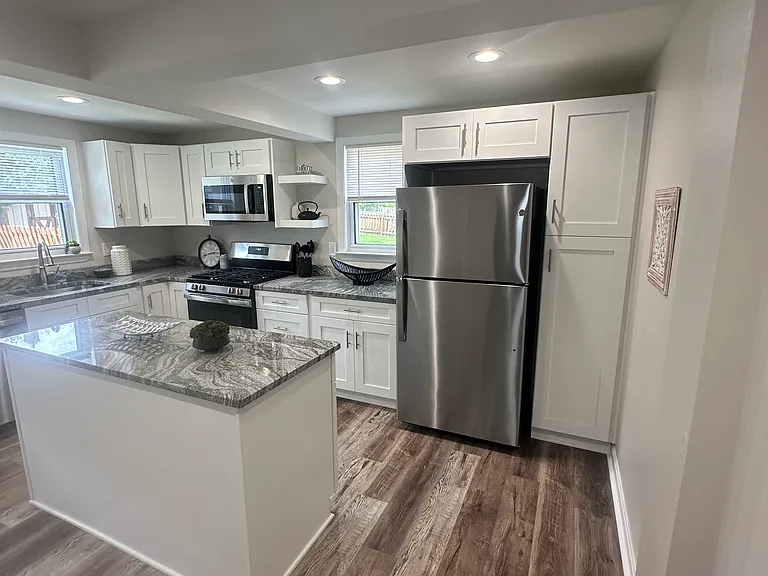 2062 Elmbrook Ln — Photo 15