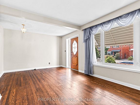 5th image of 16 Warren Cres