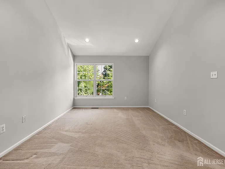 16 Lee Ct #405 — Photo 27