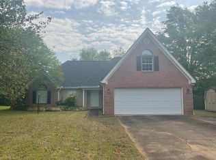 211 Crossfield Dr, Warner Robins, GA 31088