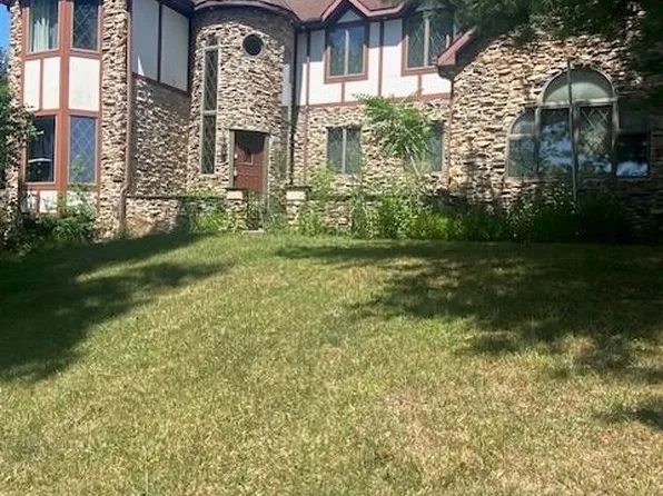 2013 Castlegreen Ct, Greencastle, PA 17225