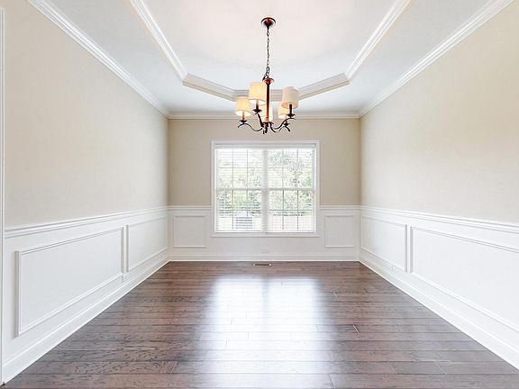 4th image of 802 Urton Woods Way