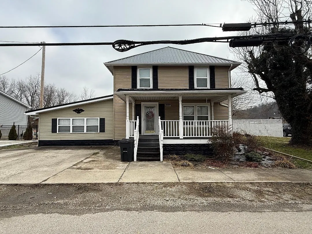 537 Laurel St photo 1