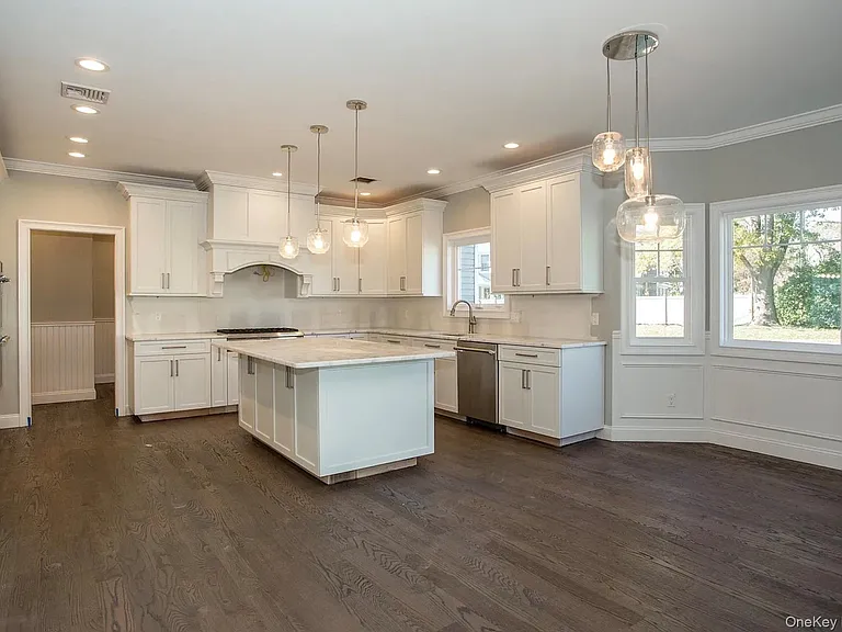 28 Fern Dr E — Photo 11