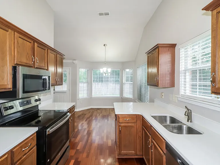 1058 Green Fern Cv — Photo 8