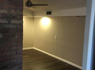 321 E Locust St APT 3, Bloomington, IL 61701