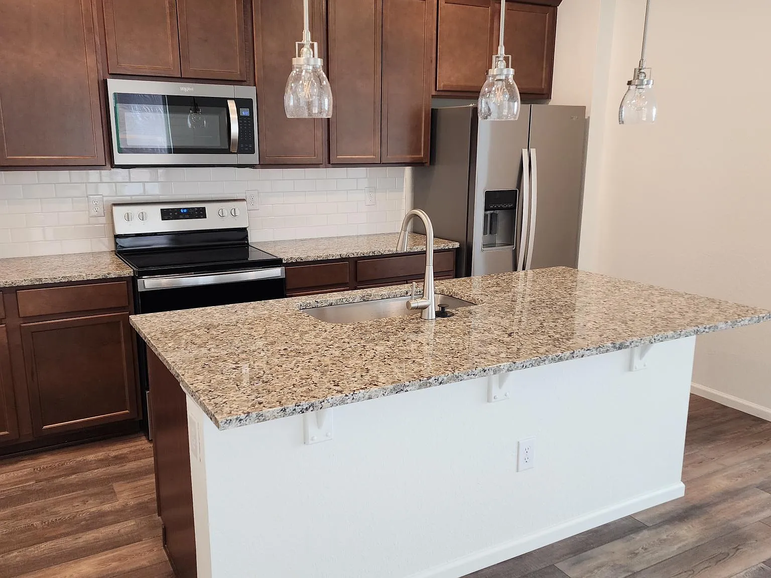 3 bed, 2.5 bath, 1700 sqft, $2,950 — Photo 2