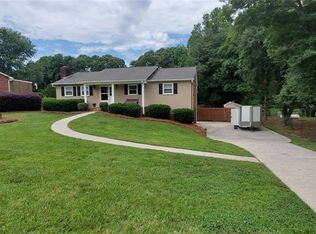 5310 Mapleton St, Clemmons, NC 27012