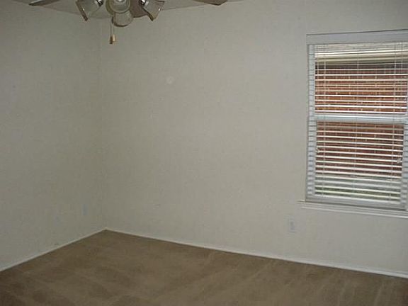 3rd image of 2708 Mockingbird St