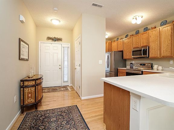 3rd image of 5523 Harbourside Dr
